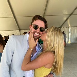 Meet your Posher, Louis